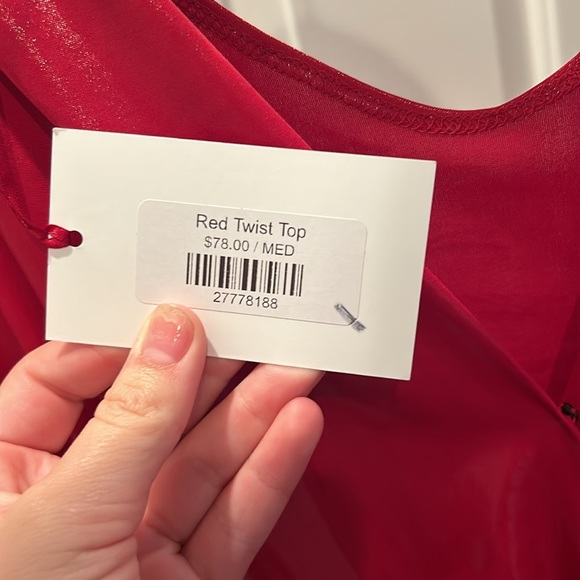 NWT Red twist top boutique - Picture 3 of 8